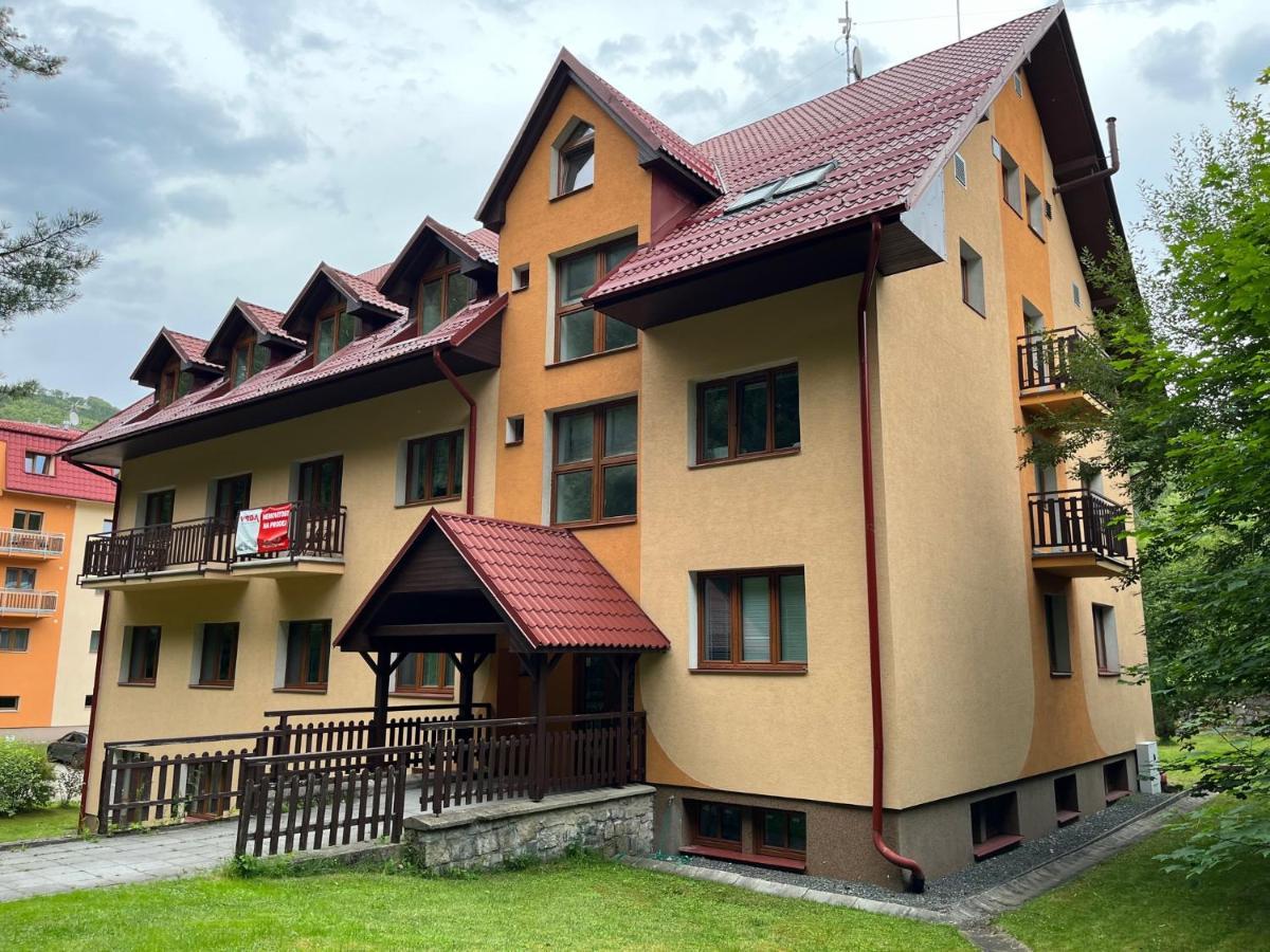Apartman Kinali Horni Lipova Exterior photo